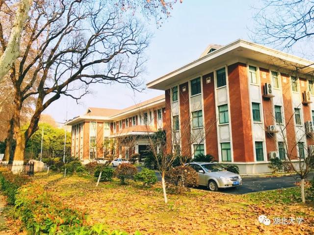 sunbet申愽官网校长谢红星在学生班会上的特别寄语：热爱生活，珍爱生命