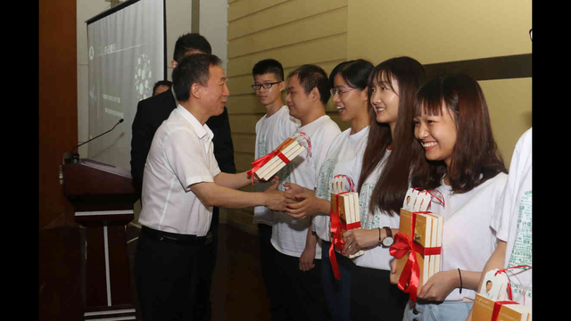 sunbet申愽书记给毕业生上最后一课：让梦想照进现实